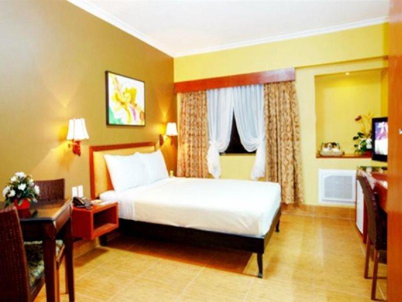 Pamulinawen Hotel Laoag Esterno foto