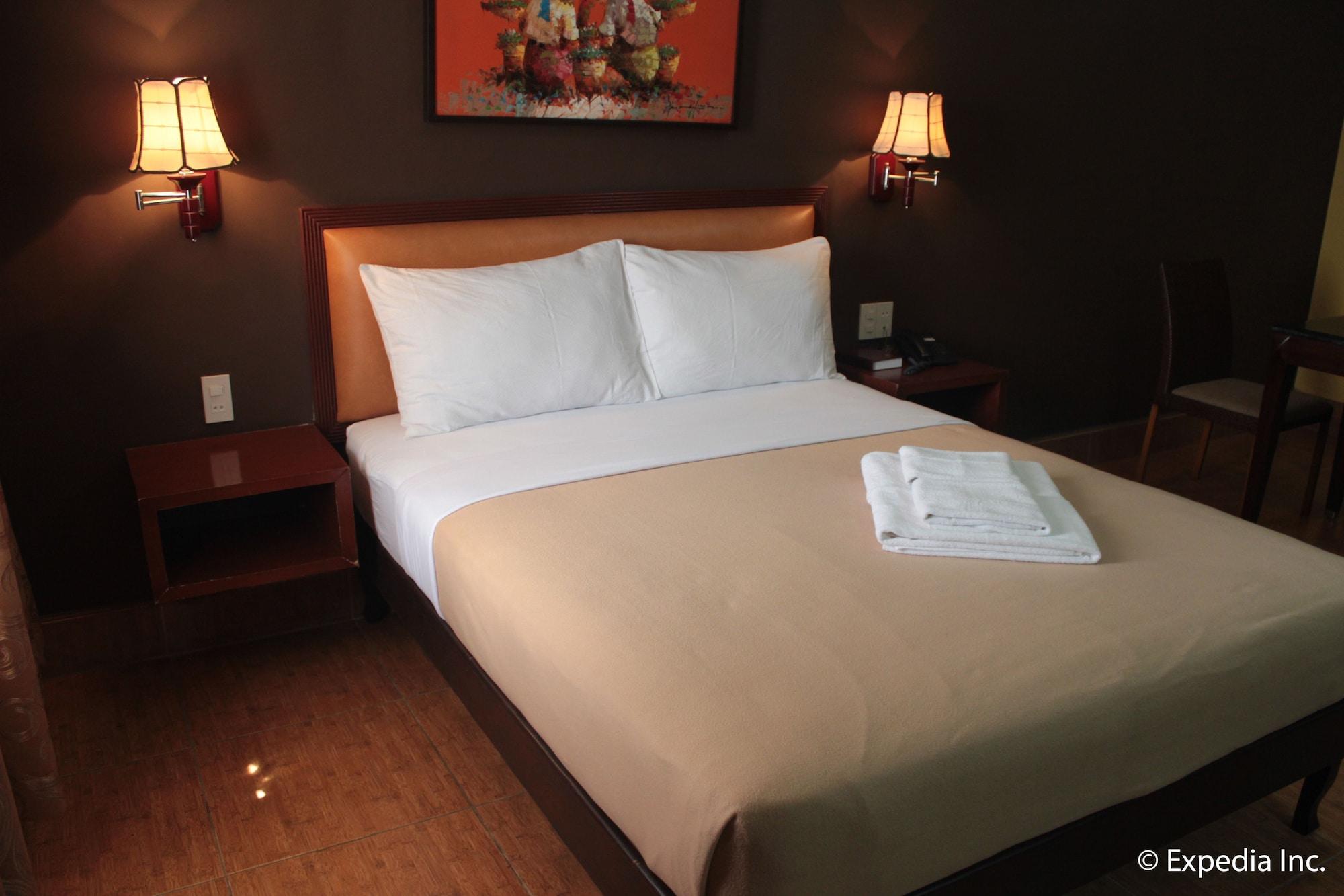 Pamulinawen Hotel Laoag Esterno foto