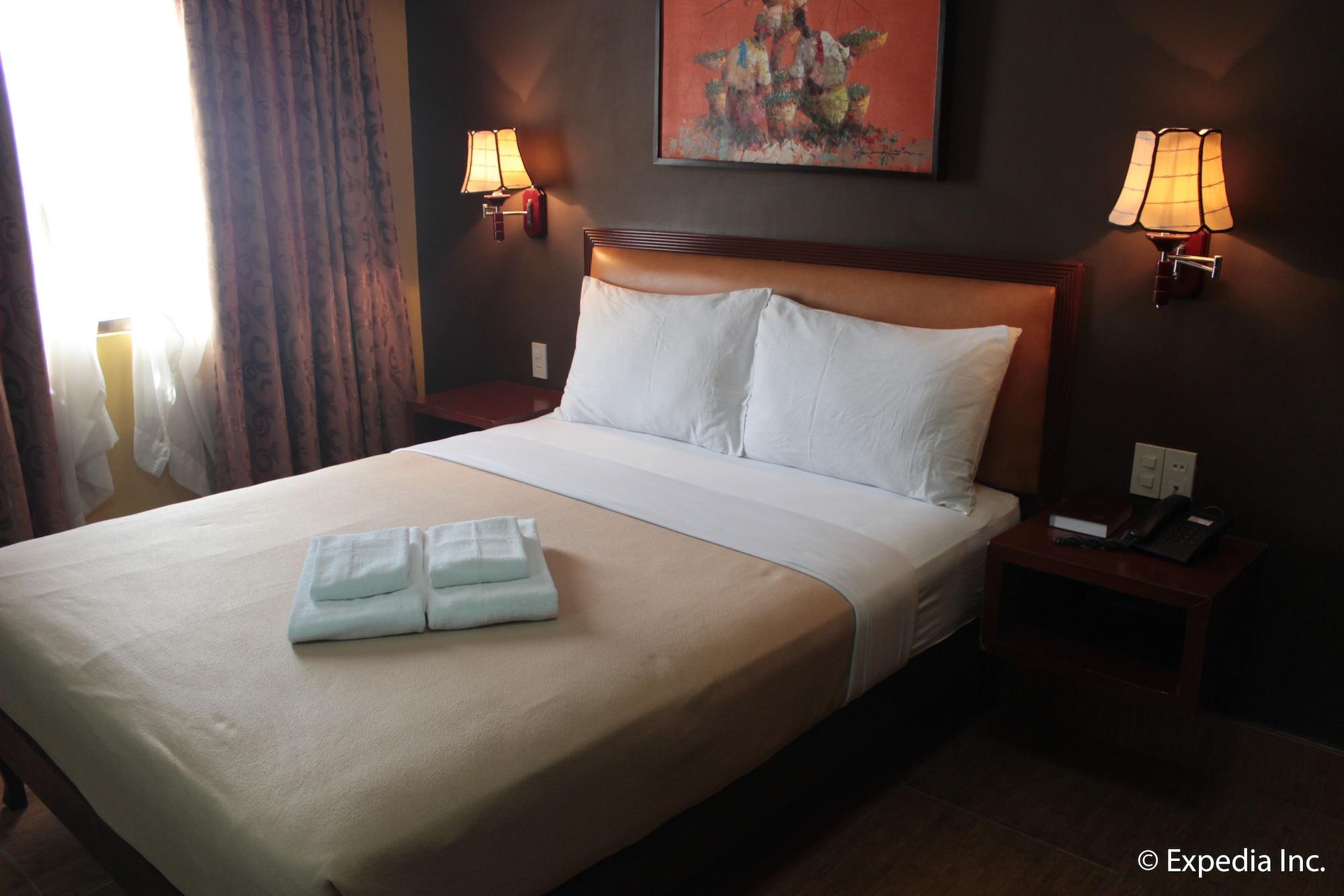 Pamulinawen Hotel Laoag Esterno foto