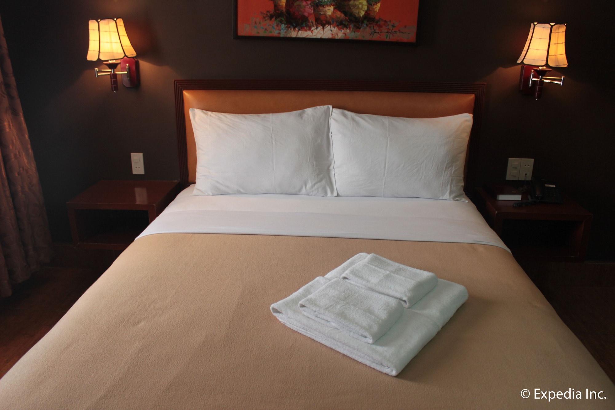 Pamulinawen Hotel Laoag Esterno foto