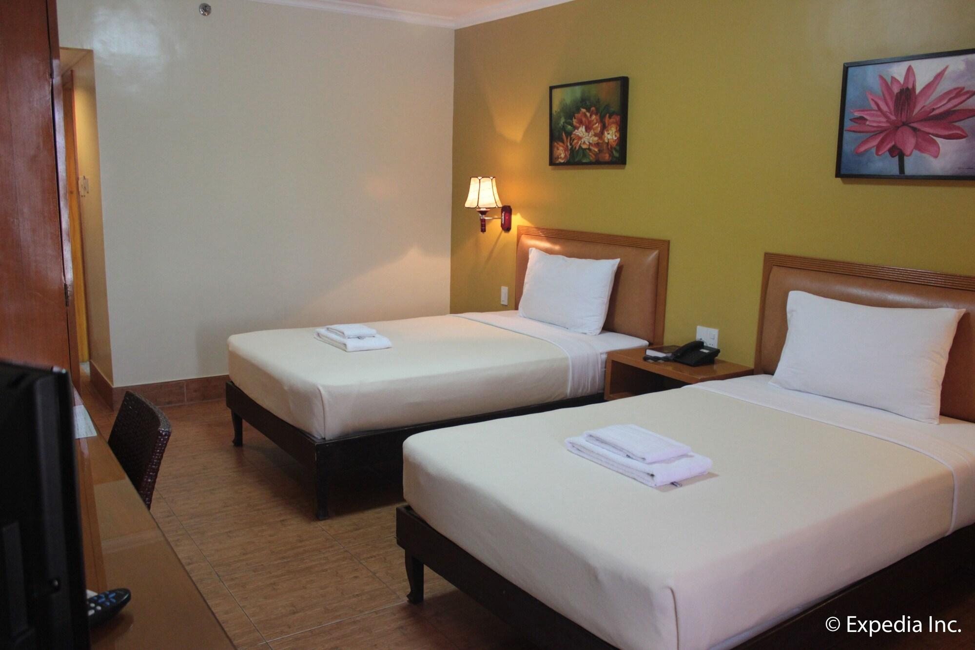Pamulinawen Hotel Laoag Esterno foto