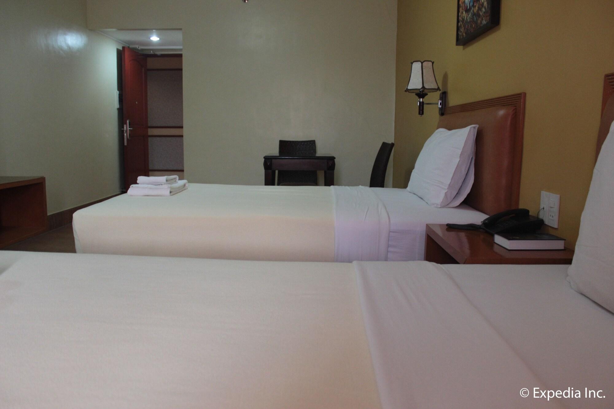 Pamulinawen Hotel Laoag Esterno foto