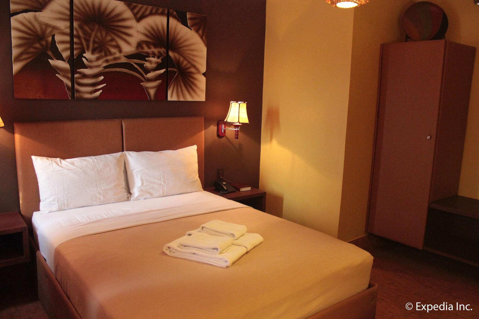 Pamulinawen Hotel Laoag Esterno foto
