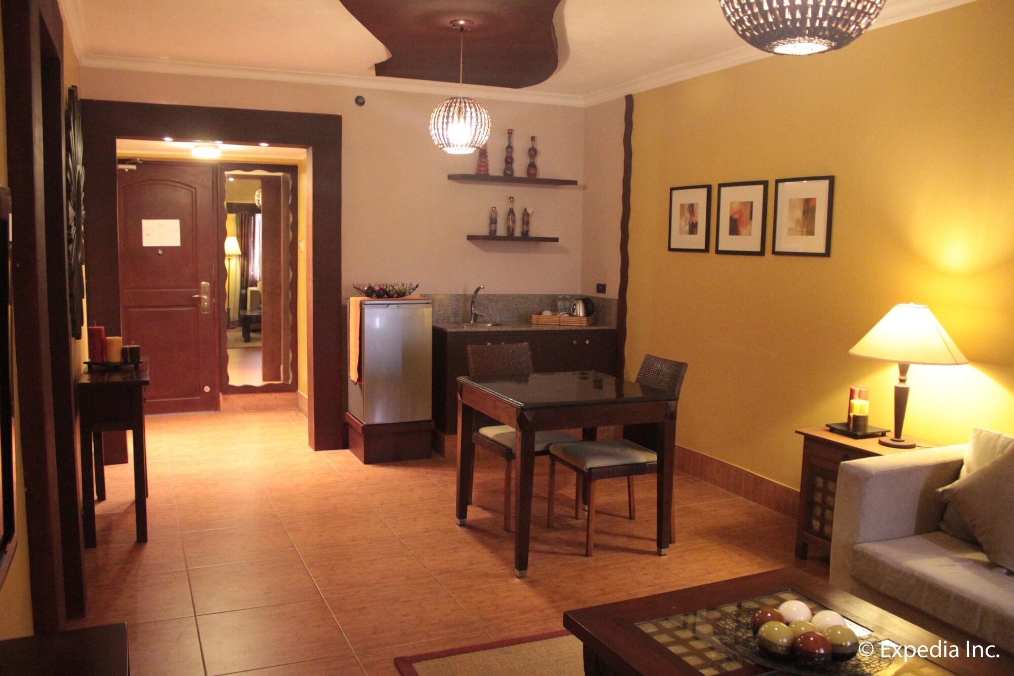 Pamulinawen Hotel Laoag Esterno foto
