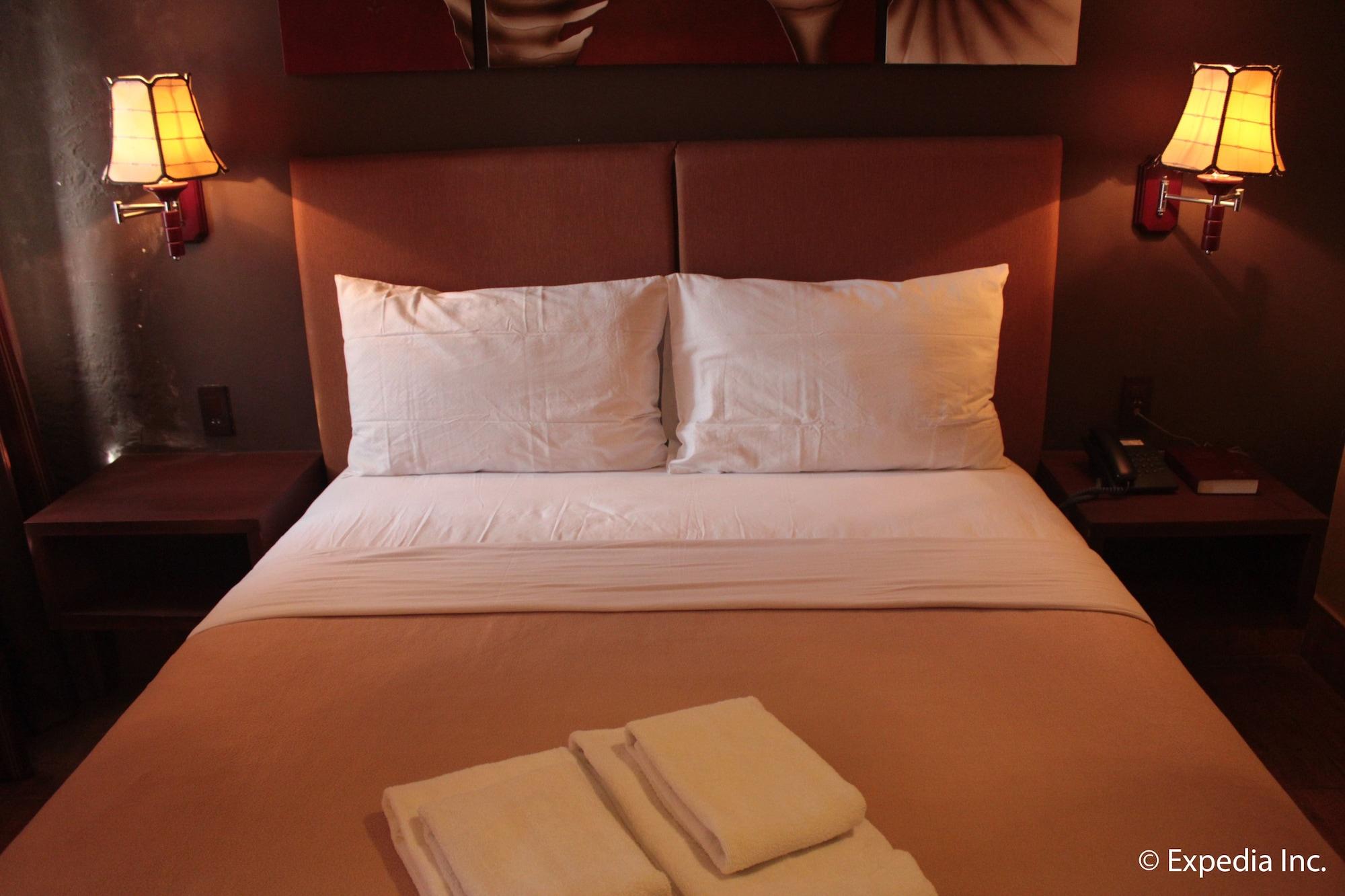 Pamulinawen Hotel Laoag Esterno foto