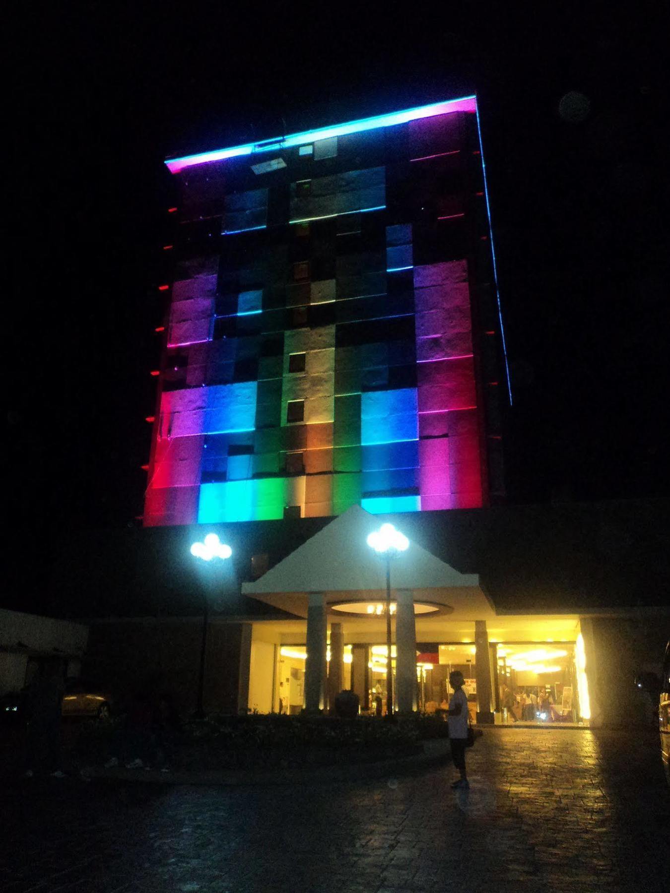 Pamulinawen Hotel Laoag Esterno foto