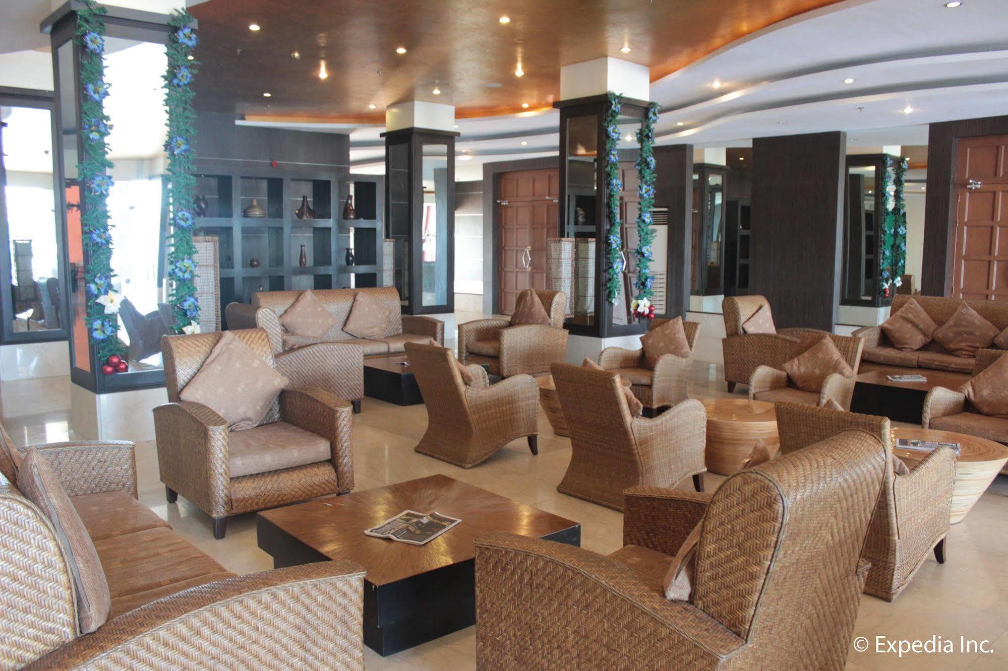 Pamulinawen Hotel Laoag Esterno foto