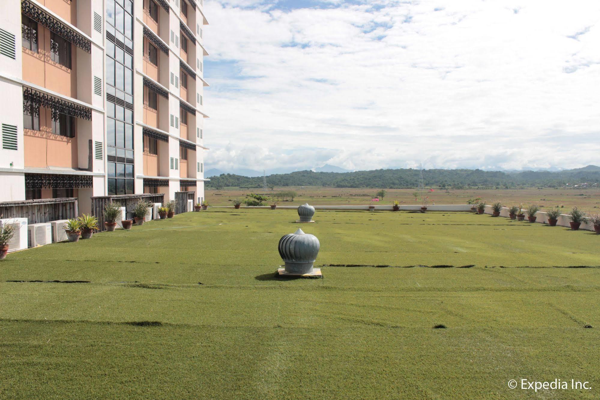 Pamulinawen Hotel Laoag Esterno foto